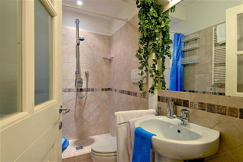 Pearl Suite Rome Room photo
